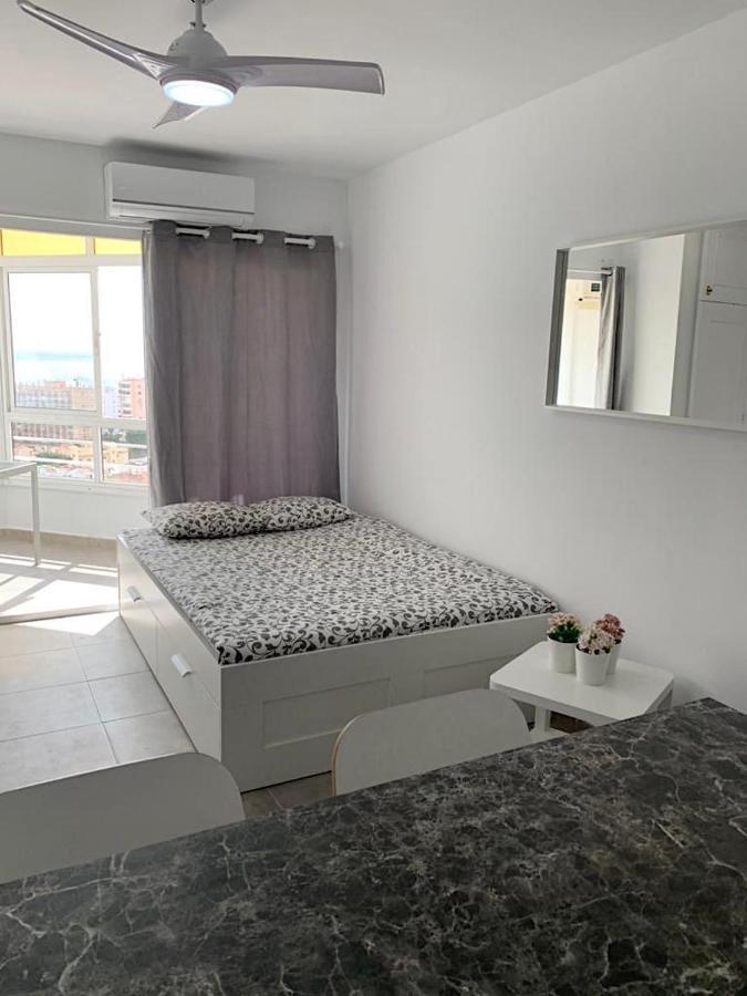 Apartmán Studio With Sea Views In Torremolinos Exteriér fotografie